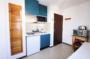 Fridge, microwave, oven, toaster - Studio with balcony near the chairlift (Uvernet-Fours)
