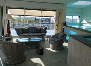 TV - Rooftop sea view - private pool (La Rochelle)