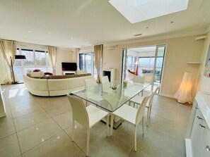 Dining - Rooftop sea view - private pool (La Rochelle)