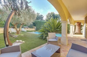 شرفة/رواق