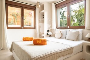 Tabla de planchar con plancha, wifi gratis y ropa de cama 