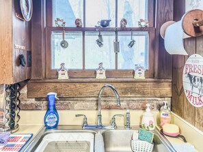 House, Garden View | Interior - A Charming Nature Retreat (Greensboro)