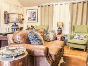 House, Garden View | Ruang tamu