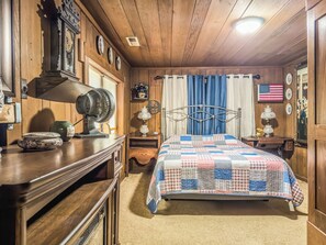 House, Garden View - A Charming Nature Retreat (Greensboro)