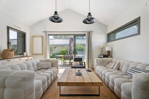 TV, fireplace, video games, stereo