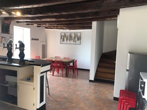 Dining - Gite Eltiwen esprit bar (la croix hellean)