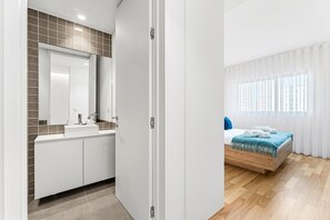 Iron/ironing board, Internet, bed sheets - GuestReady - Seaside retreat - 3D (Matosinhos)