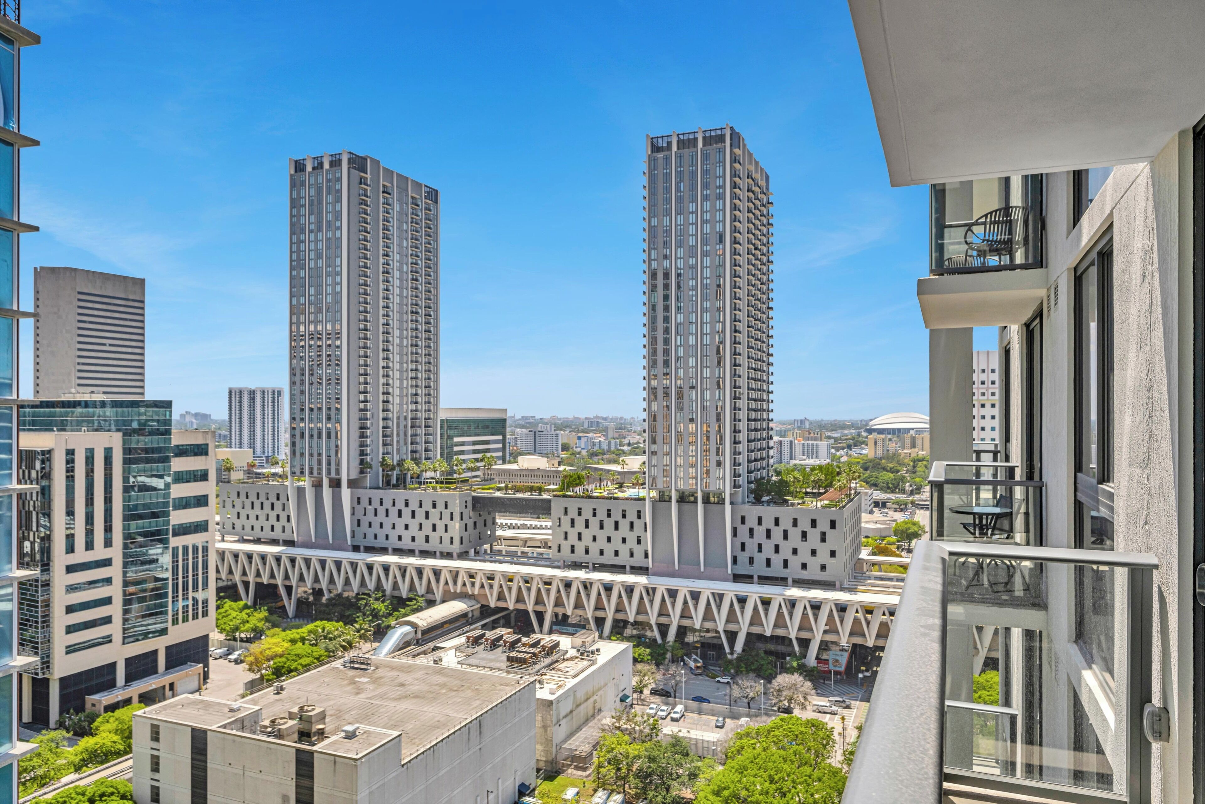 Executive-Apartment, 1 Schlafzimmer, eigener Pool, Stadtblick | Blick vom Balkon
