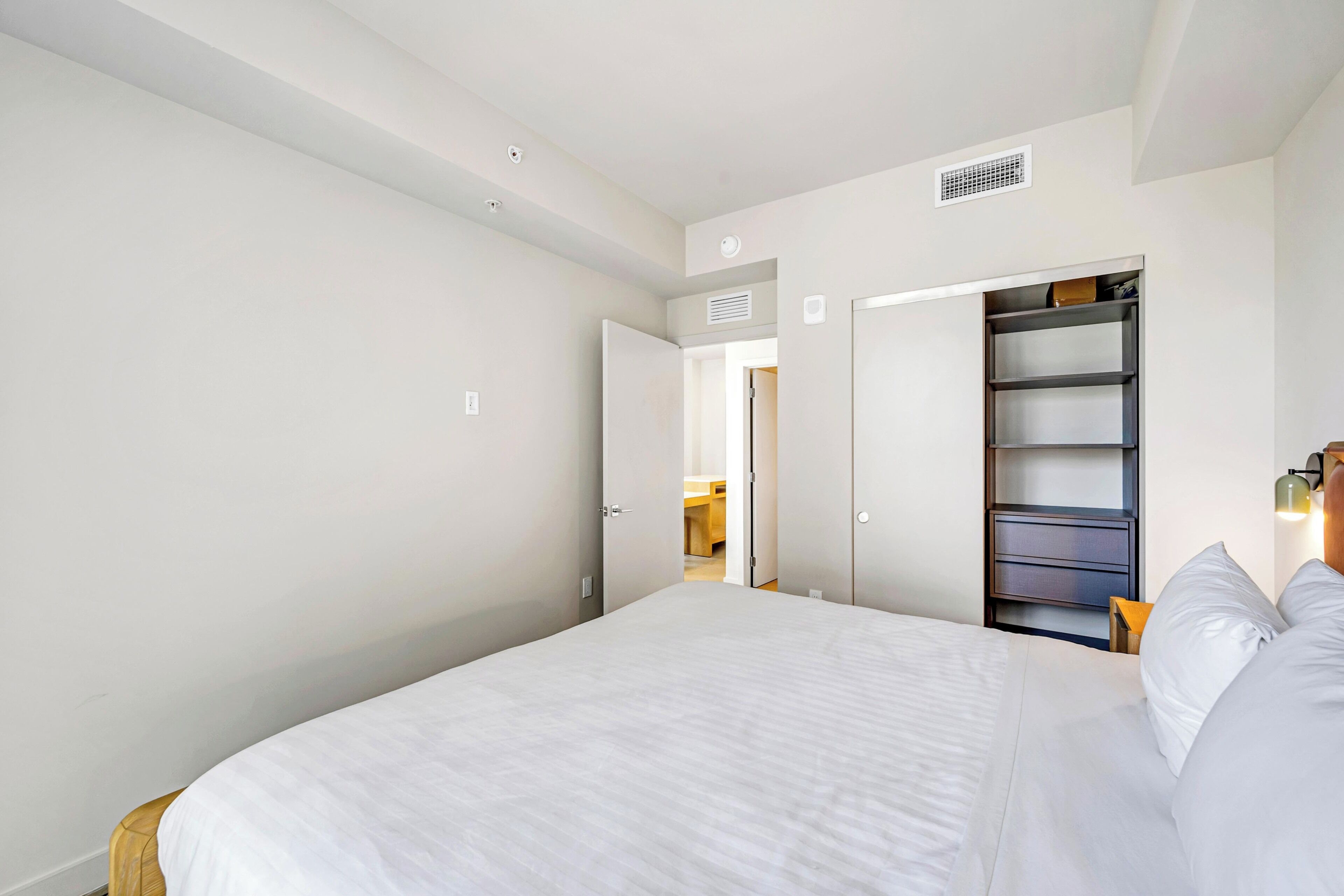 Appartement Royal, 2 chambres, piscine privée, vue ville | Literie de qualité supérieure, matelas mémoire de forme
