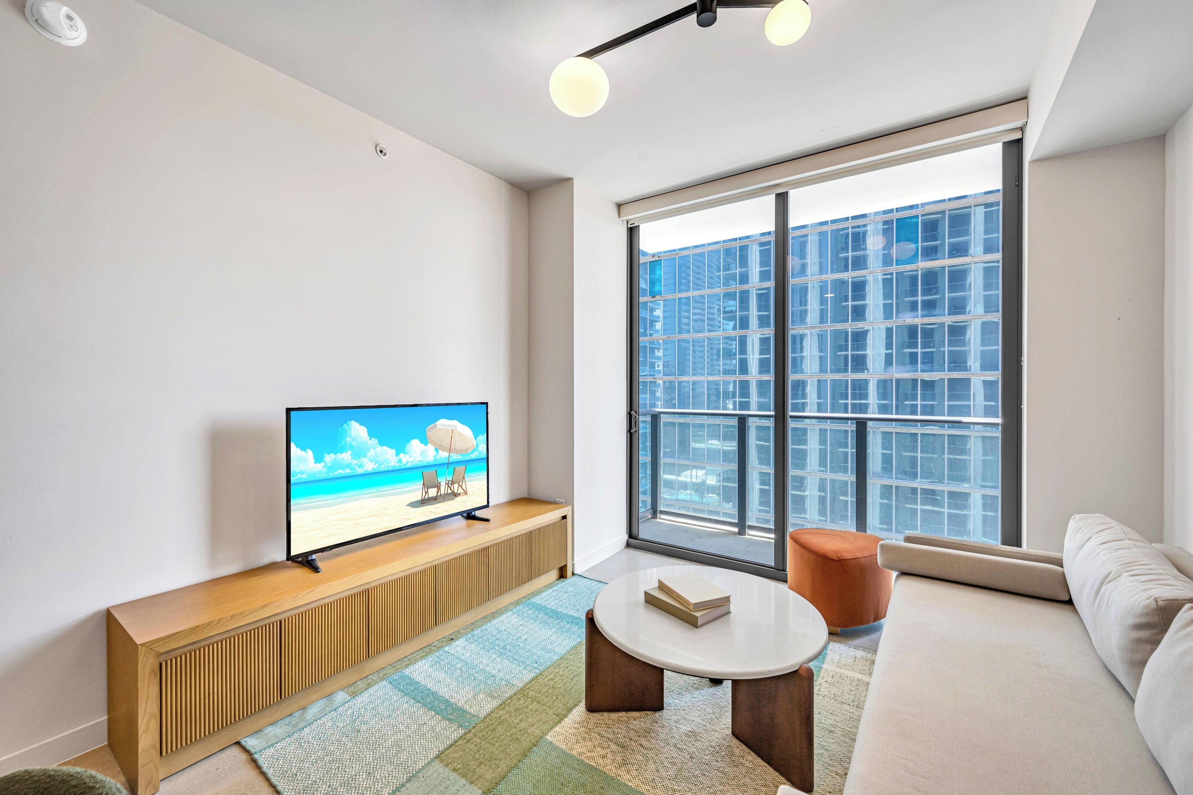 Appartement Exécutif, 1 chambre, piscine privée, vue ville | Coin séjour