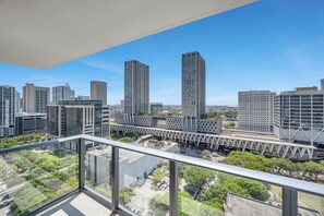 Apartamento Royal, 2 habitaciones, piscina privada, vistas a la ciudad | Balcón