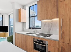 ロイヤル アパートメント 2 ベッドルーム プライベートプール シティビュー | 専用キッチン
