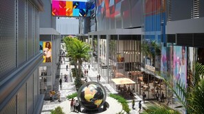Shopping mall - The Crosby (Miami)