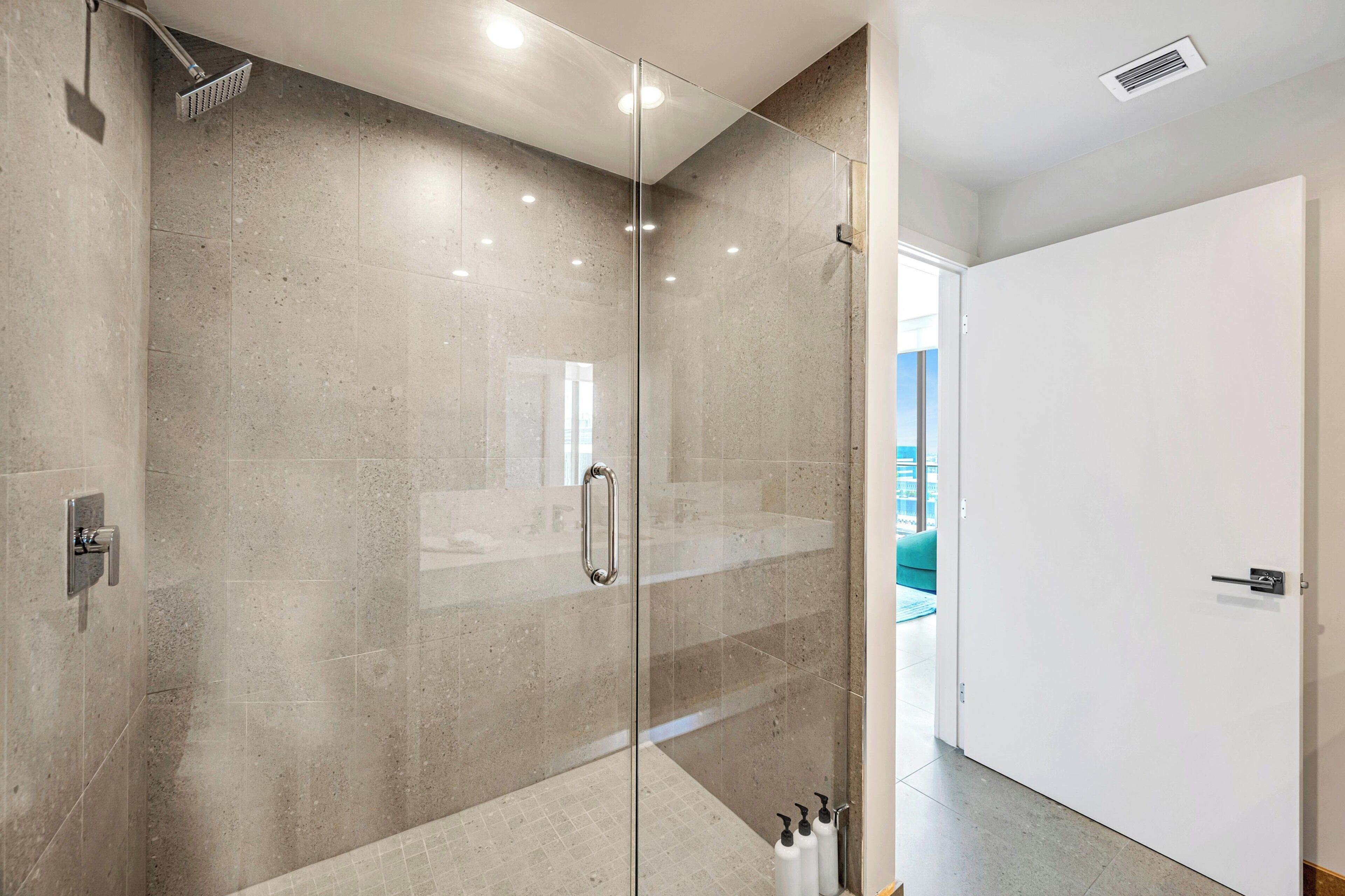 Appartamento Royal, 2 camere da letto, piscina privata, vista città | Bagno