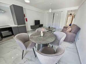 Dining - Saphire Suites 14 (San Pawl il-Baħar)