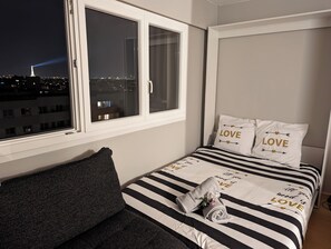 Room - Vrbo Property (Paris)