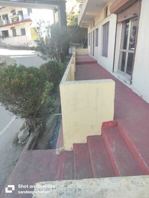 Exterior detail - Saalak Lite Social Palace (Ukhimath)