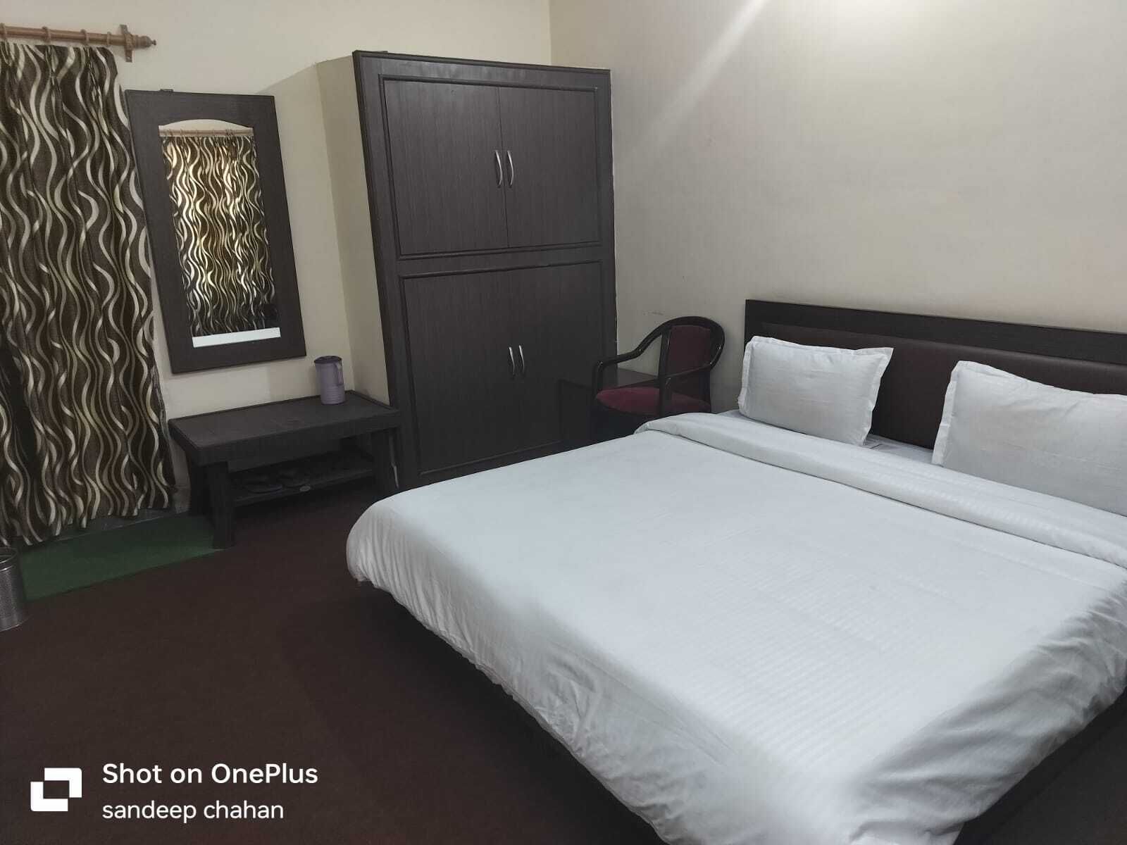 Deluxe Triple Room, City View