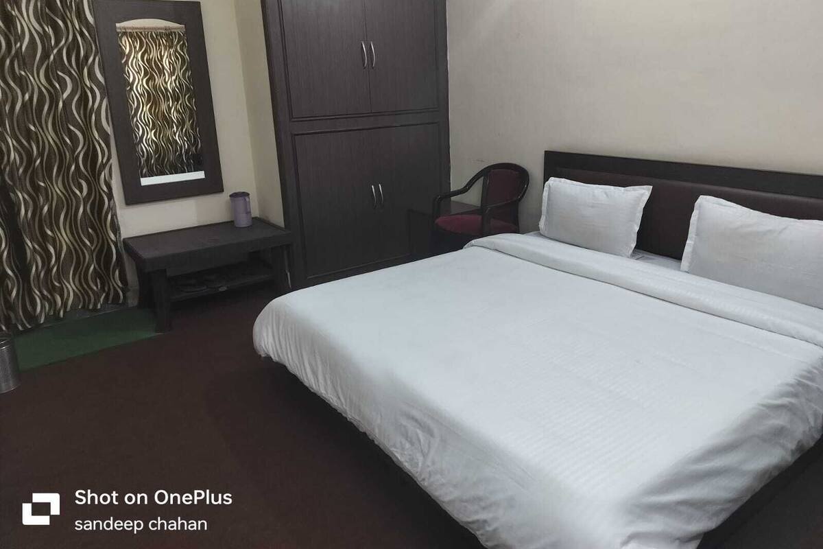 Deluxe Triple Room, City View