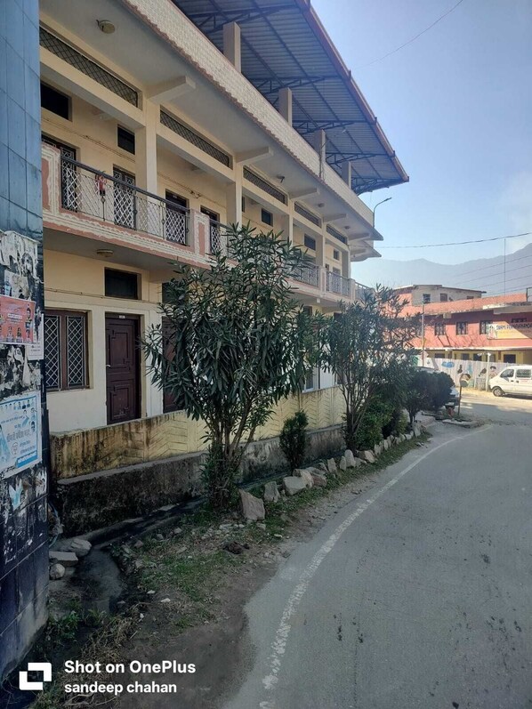 Exterior - Saalak Lite Social Palace  (Ukhimath)