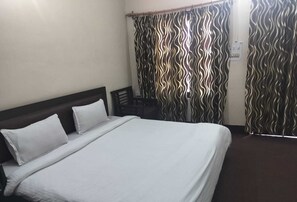 Room - Saalak Lite Social Palace  (Ukhimath)