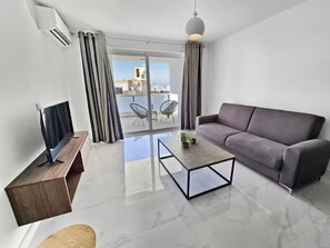 Smart TV - Large terrace, centrally located modern apartment (San Pawl il-Baħar)