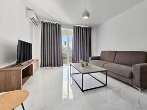 Smart TV - Large terrace, centrally located modern apartment (San Pawl il-Baħar)