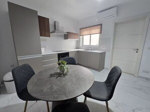 Private kitchen - Saphire Suites Two Bedroom (San Pawl il-Baħar)