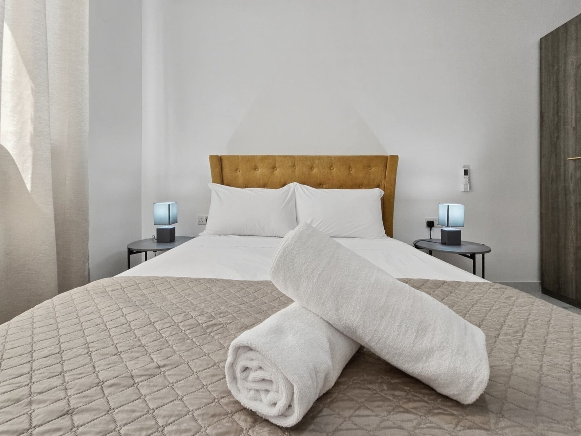 2 chambres, fer et planche à repasser, Wi-Fi, draps fournis