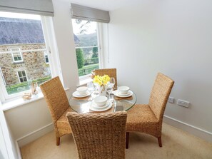 Dining - 3 Rhodewood House (Saundersfoot)