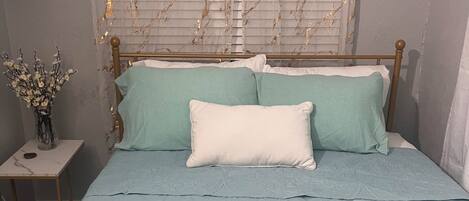 1 bedroom, iron/ironing board, WiFi, bed sheets