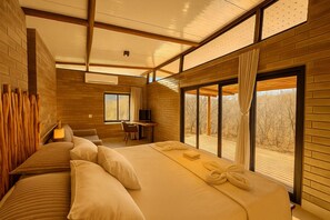 Family Room, Balcony, Mountainside