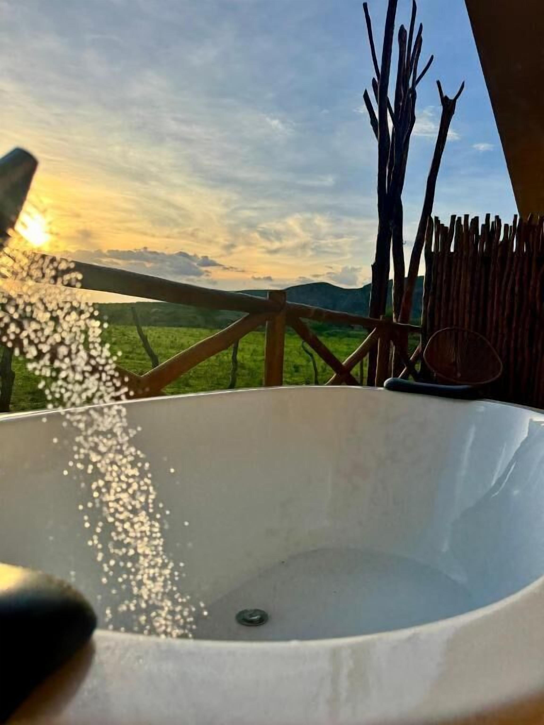Bathtub spa outdoor