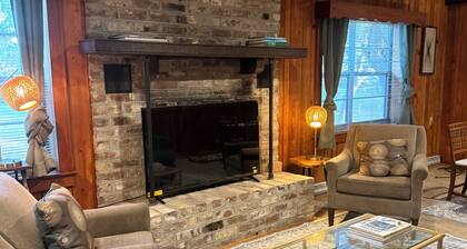 Cottage on the Toogoodoo Creek - Enjoy a peaceful retreat with dock & boat ramp