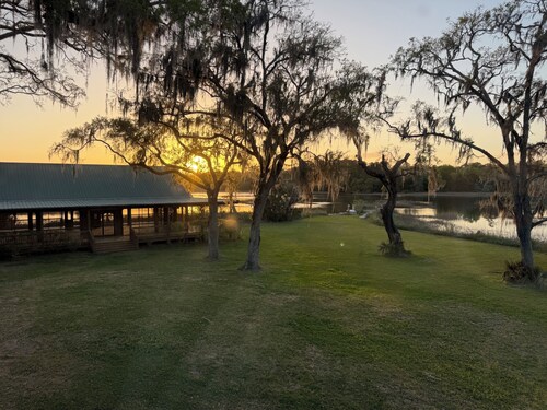 Cottage on the Toogoodoo Creek - Enjoy a peaceful retreat with dock & boat ramp