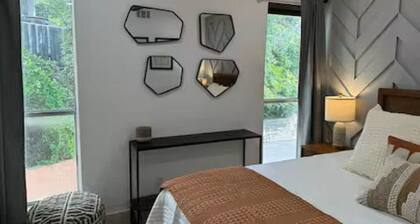 Modern condo near trail, dining & downtown hotspots