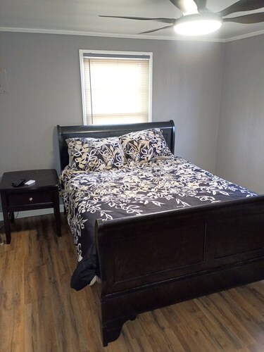 Perfect 1-bedroom building with AC in tranquil Goose Creek
