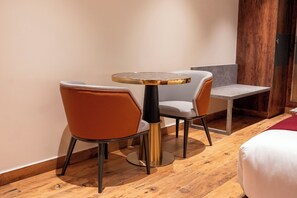 Standard Double or Twin Room | Tempat makan