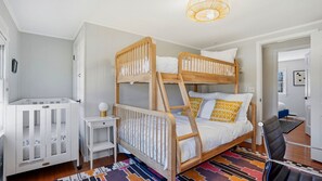 Room - Traditional Southold Home, Private Pool, Perfect for Families (Southold)