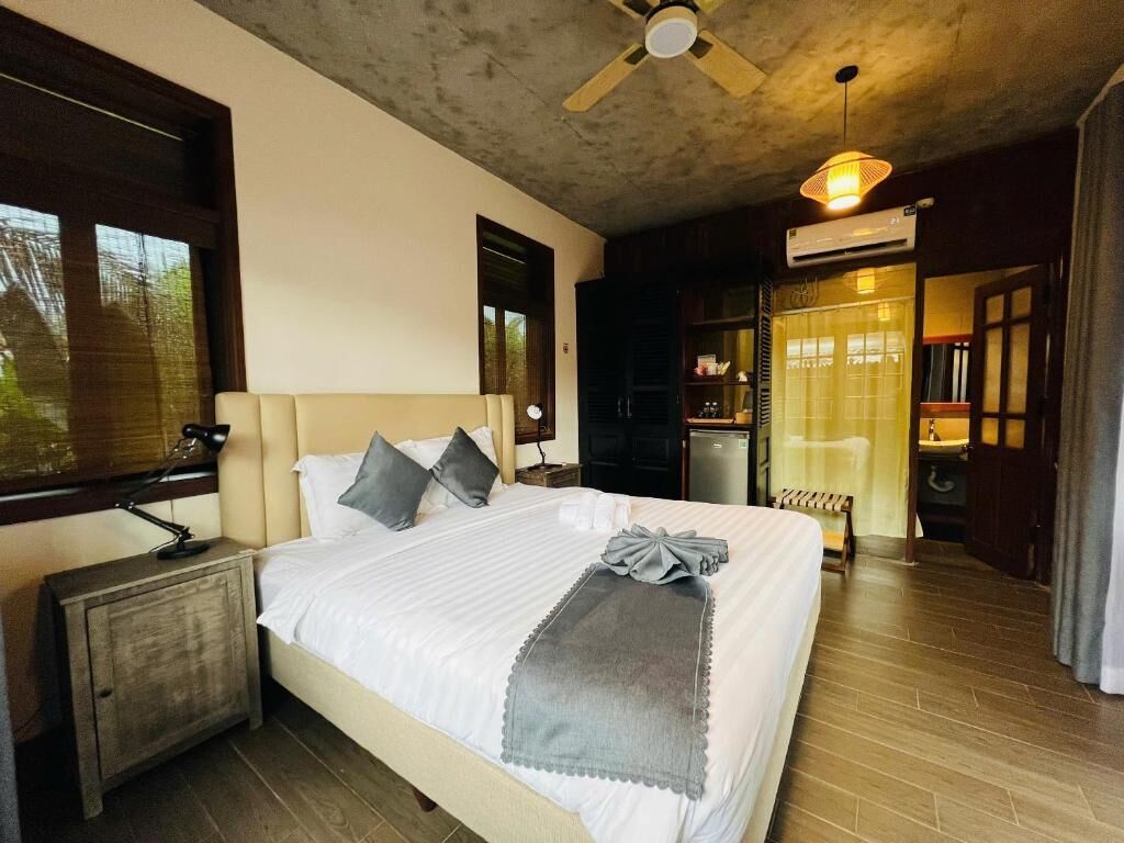 In-room safe, blackout curtains, iron/ironing board, free WiFi