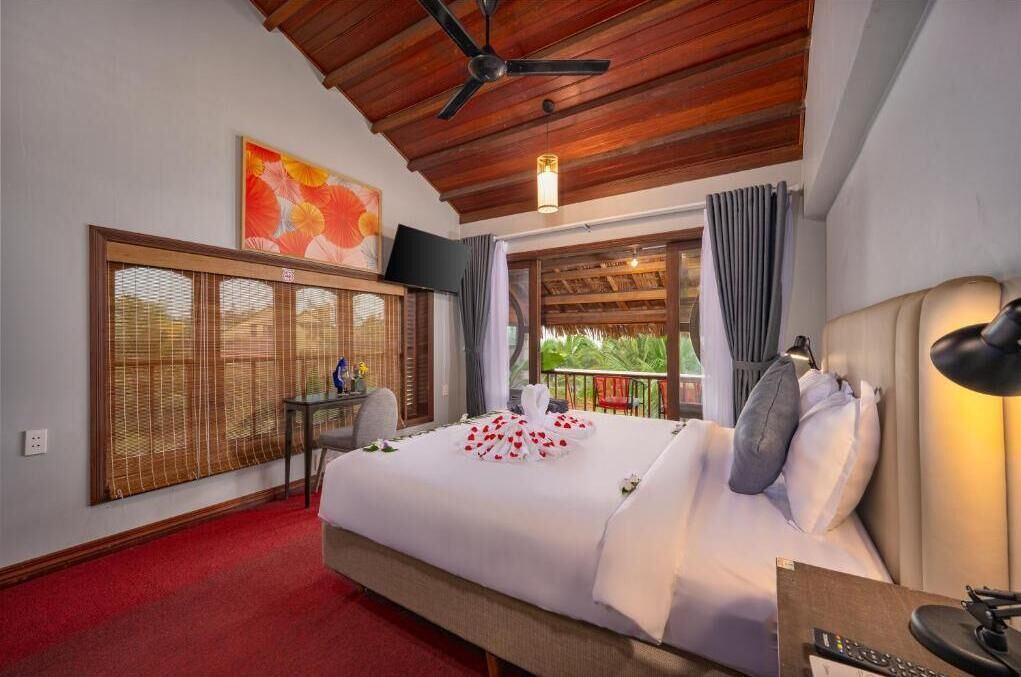 In-room safe, blackout drapes, iron/ironing board, free WiFi