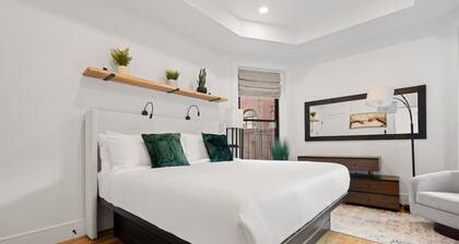 Luxury 2BR: Chic Boston Stay for 6 | Suite 4