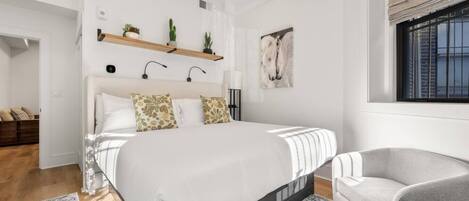 Desk, iron/ironing board, WiFi, bed sheets