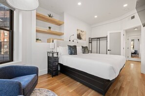 Desk, iron/ironing board, WiFi, bed sheets - Elegant 1BR Plus: Sky-High City Views + King | Suite 9 (Boston)