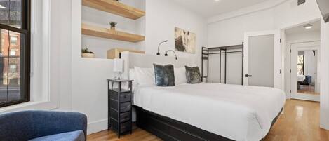 Desk, iron/ironing board, WiFi, bed sheets