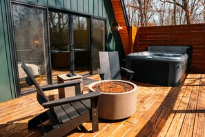 Terrace/patio - Oak Hollow | Hocking Hills, Hot Tub, Romantic (McArthur)