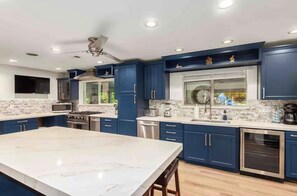 Private kitchen - Urban Oasis Private Resort-Style Home w/ Pool, Spa & Prime Location (Phoenix)