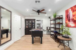 Game room - Urban Oasis Private Resort-Style Home w/ Pool, Spa & Prime Location (Phoenix)