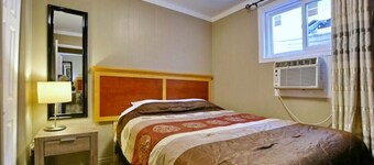 Unit 3 • Beach Escape 2BR Suite • Steps to Sand • BBQ • Parking