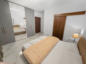 2 chambres, fer et planche à repasser, Wi-Fi gratuit, draps fournis